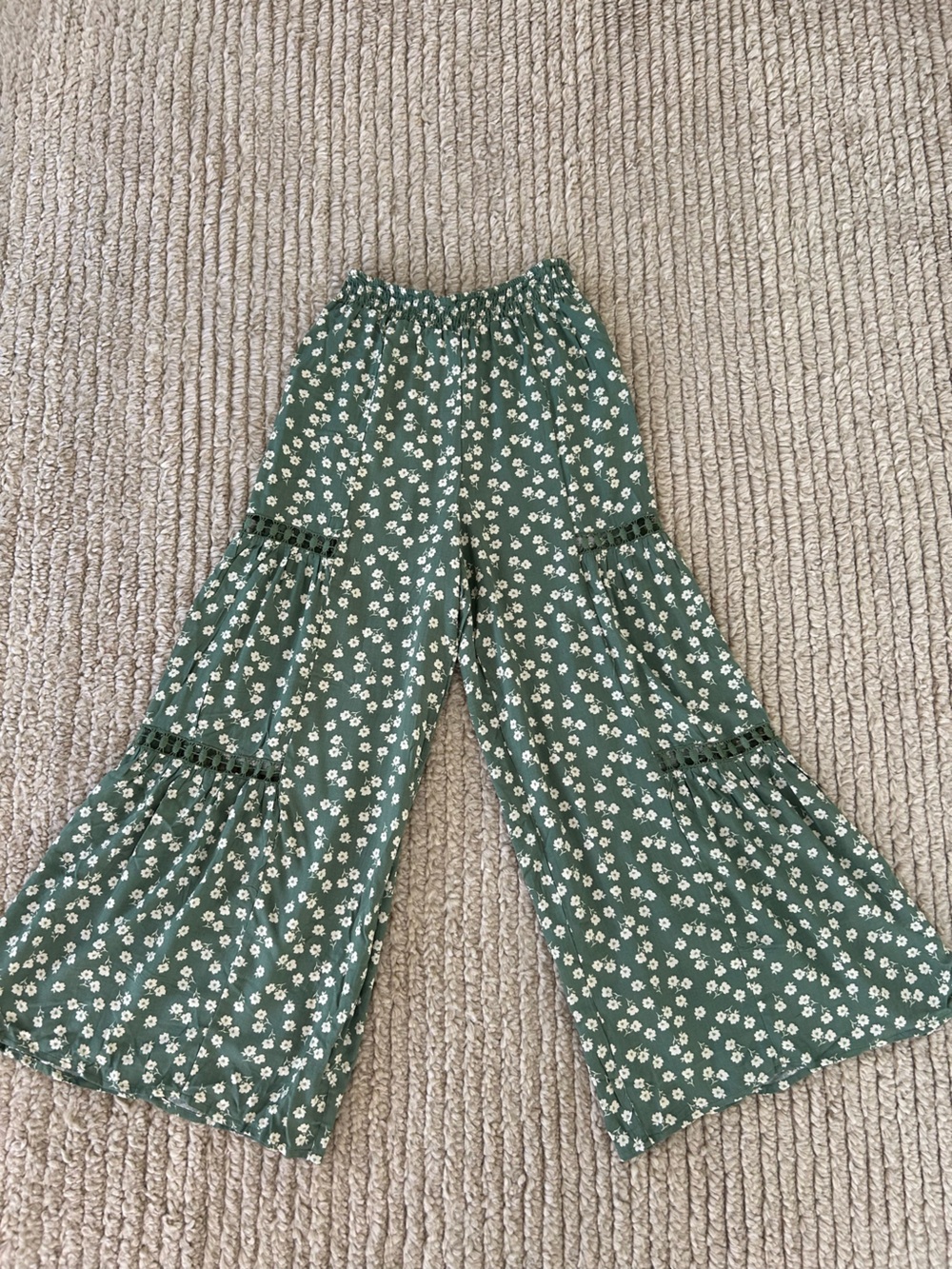 Rachel Paige Wide Leg Crop Floral Cutout Pants 100% rayon size large